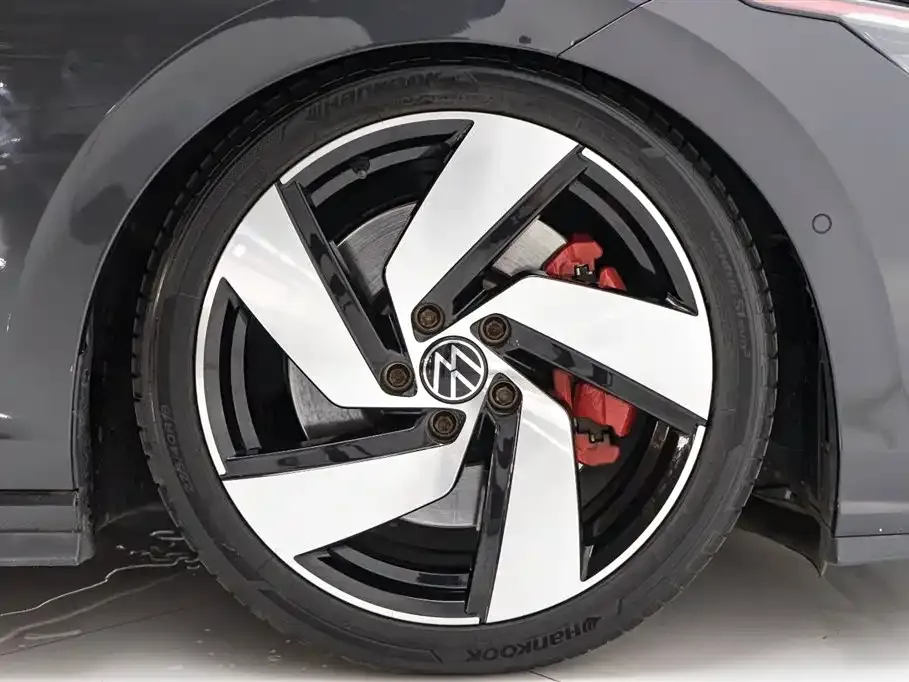 Volkswagen Golf GTI — фото 7