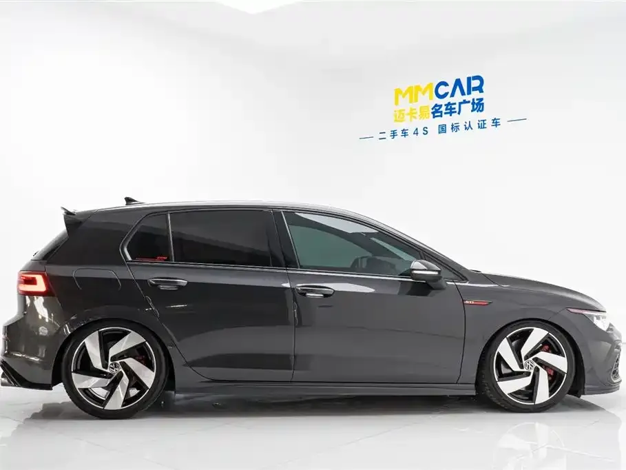 Volkswagen Golf GTI — фото 10