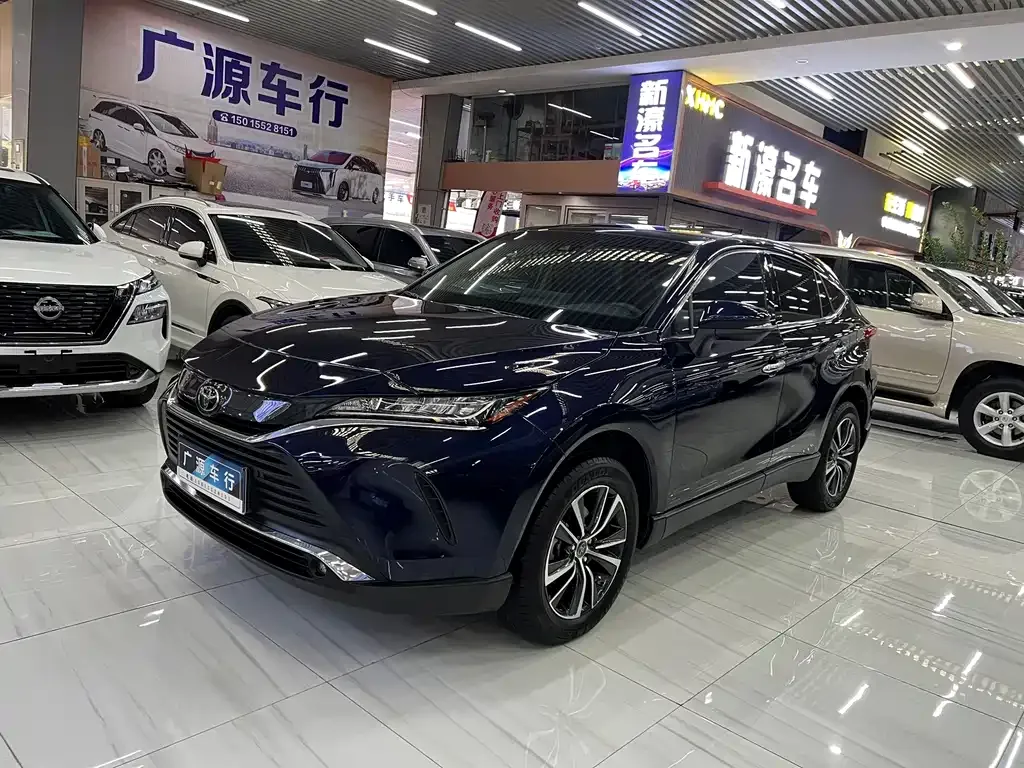 Toyota Harrier — фото 1