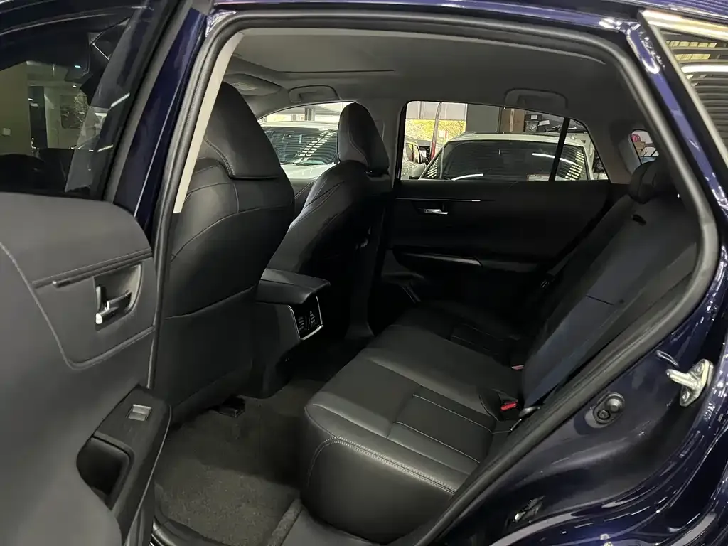 Toyota Harrier — фото 2