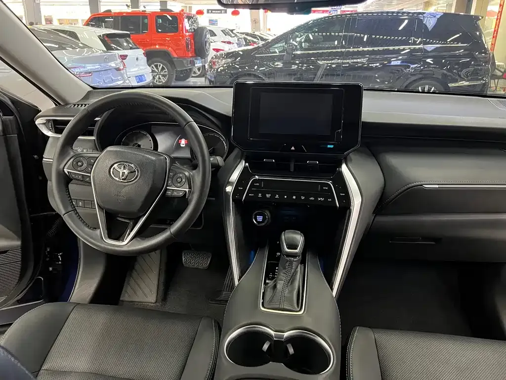 Toyota Harrier — фото 4
