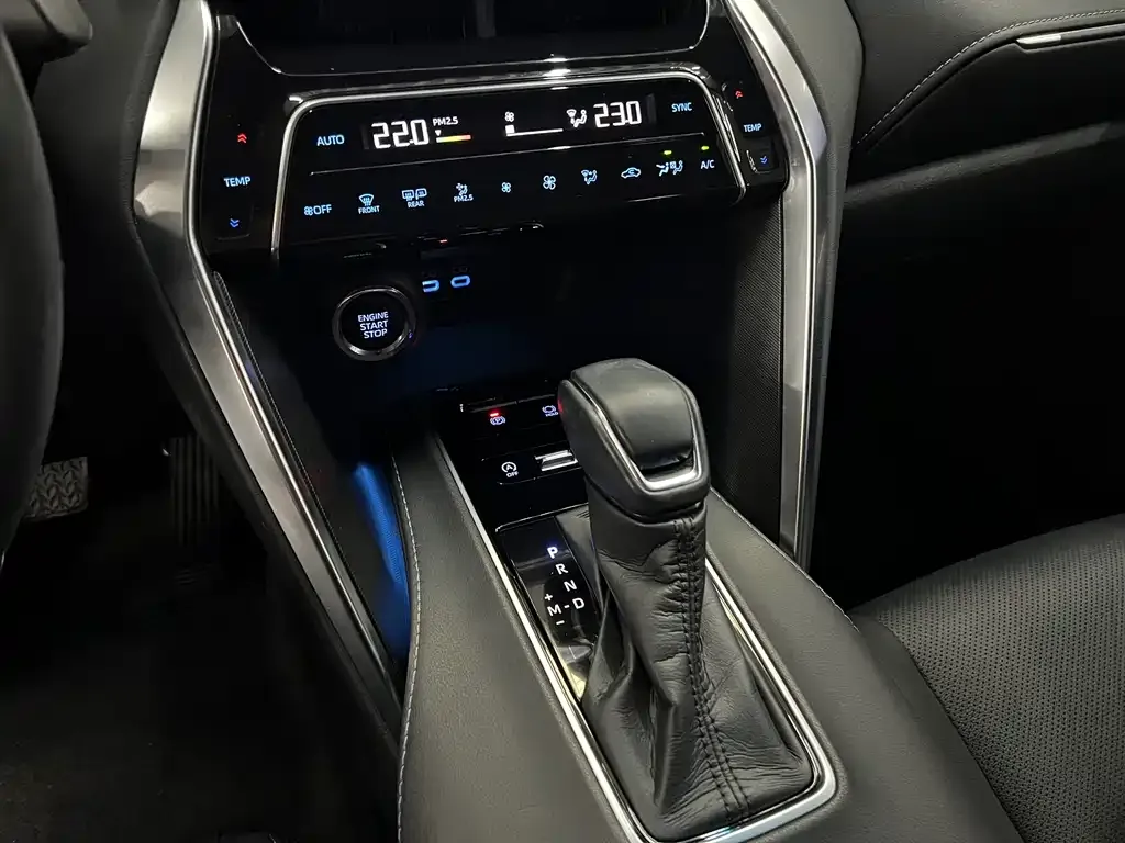 Toyota Harrier — фото 9