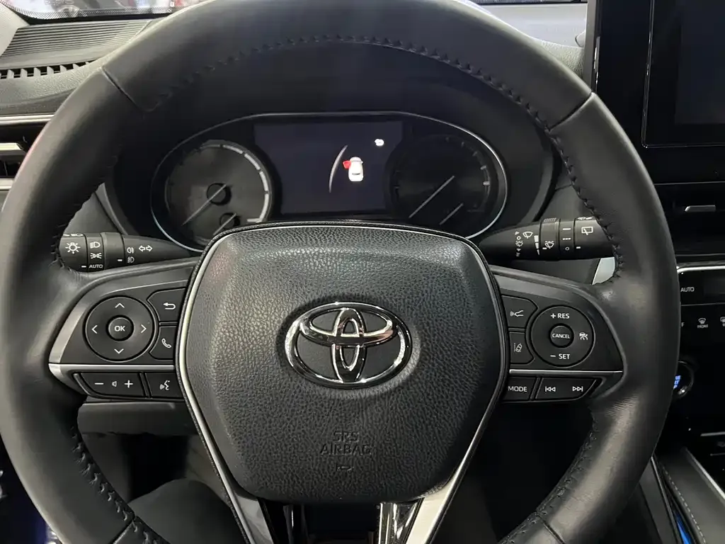 Toyota Harrier — фото 10