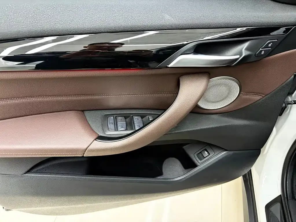BMW X1 — фото 10
