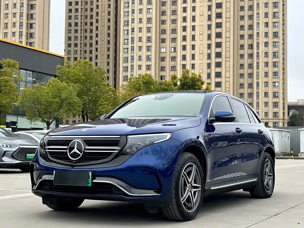 Mercedes-Benz EQC — фото 1