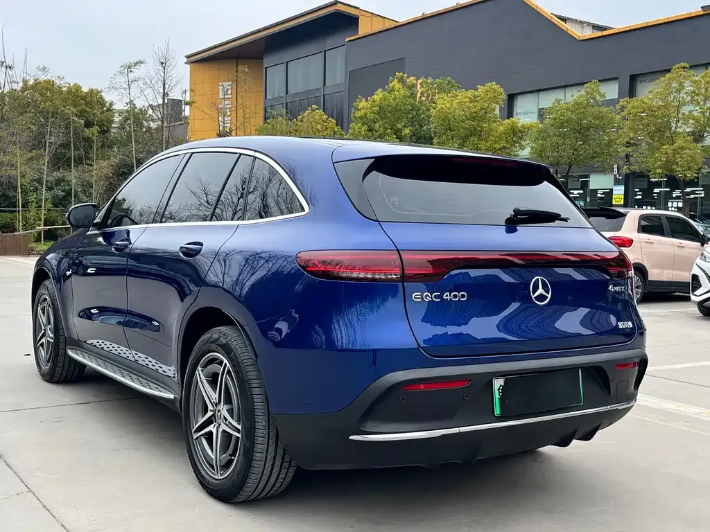 Mercedes-Benz EQC — фото 10