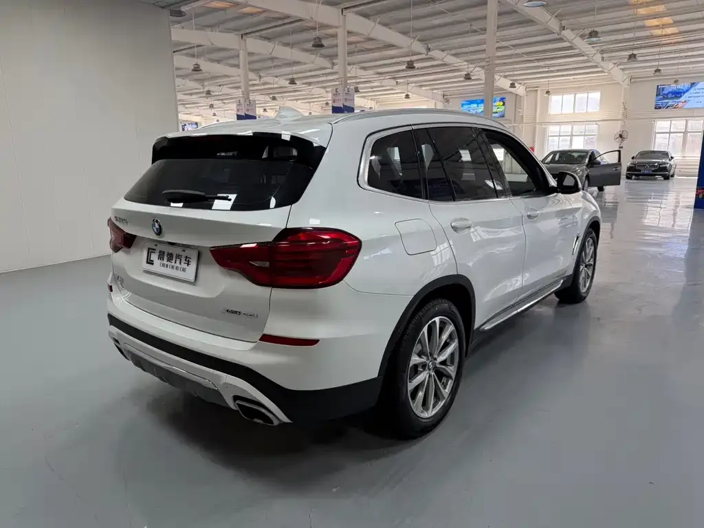 BMW X3 — фото 9