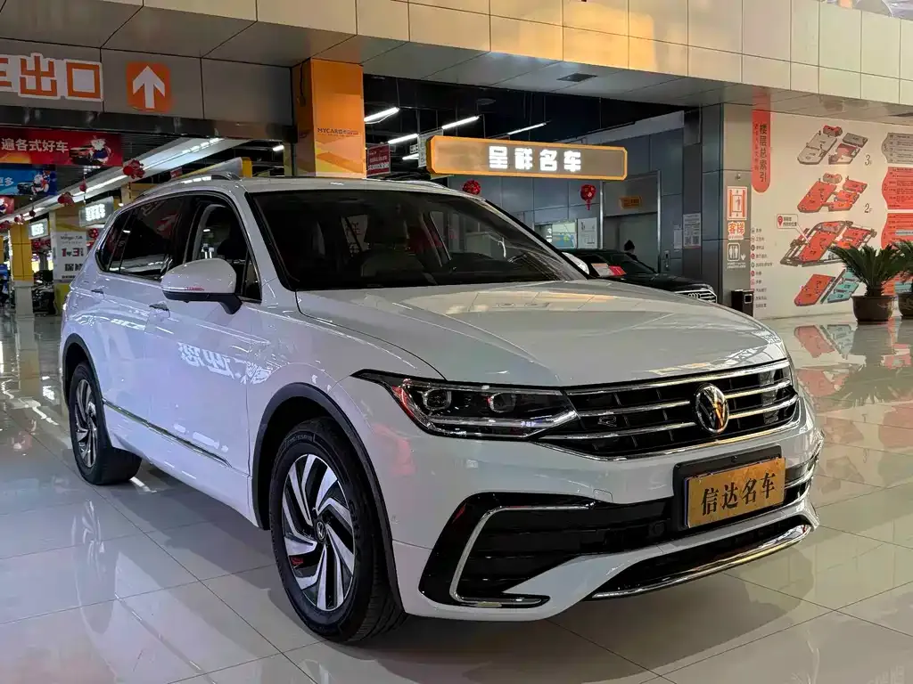 Volkswagen Tiguan L — фото 4