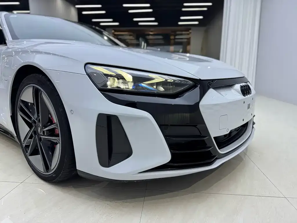 Audi RS e-tron GT — фото 2
