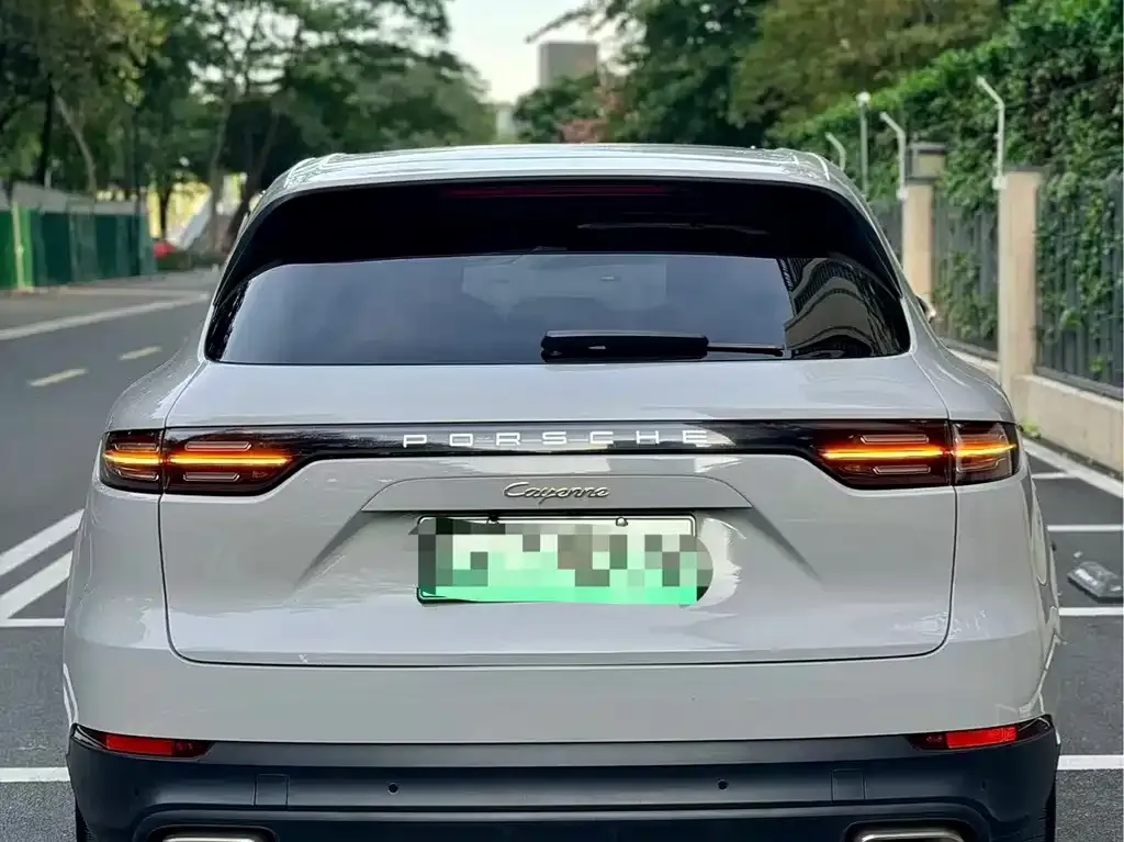 Porsche Cayenne Hybrid — фото 4