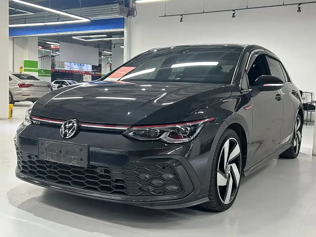 Volkswagen Golf GTI — фото 1