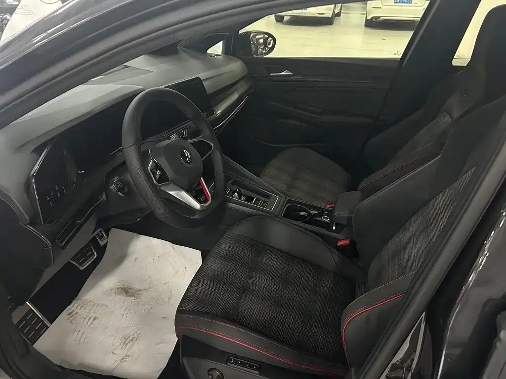 Volkswagen Golf GTI — фото 3
