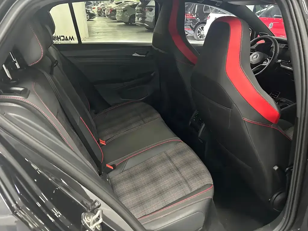 Volkswagen Golf GTI — фото 2