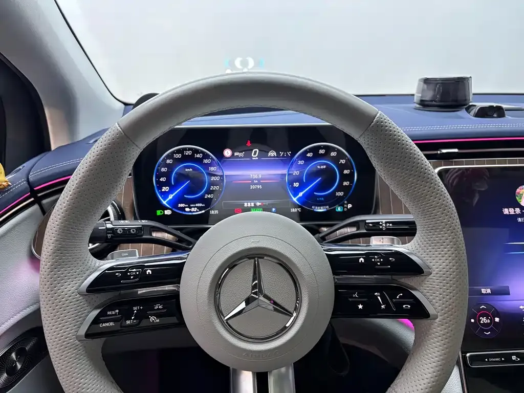 Mercedes-Benz EQE SUV — фото 9