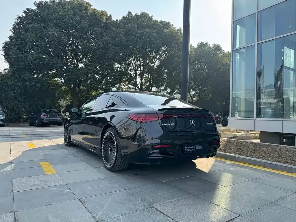 Mercedes-Benz EQS AMG — фото 6