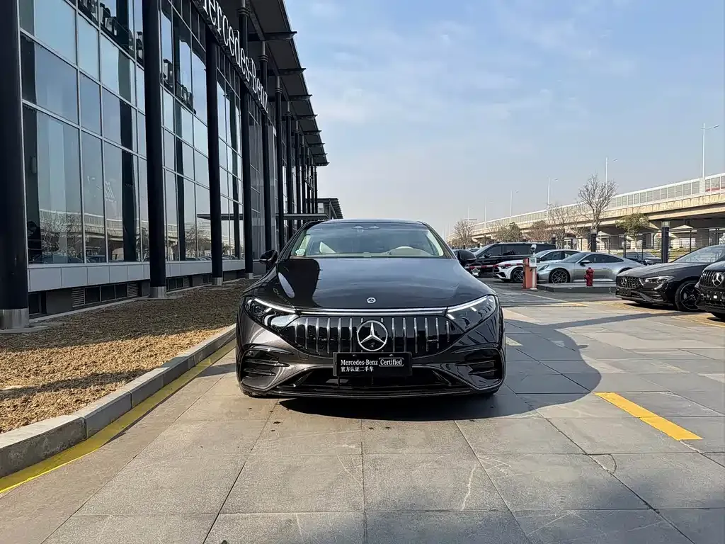 Mercedes-Benz EQS AMG — фото 2