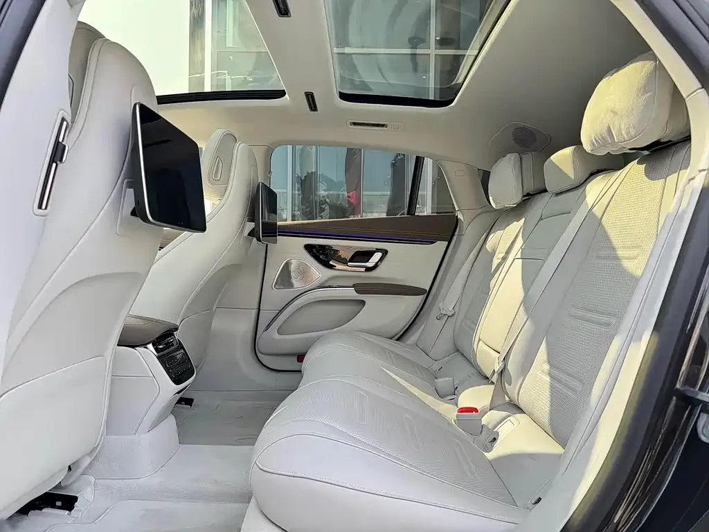 Mercedes-Benz EQS AMG — фото 4