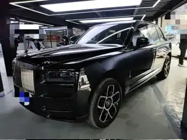 Rolls-Royce Cullinan — фото 1