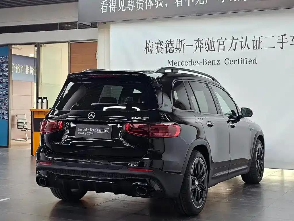 Mercedes-Benz GLB AMG — фото 10