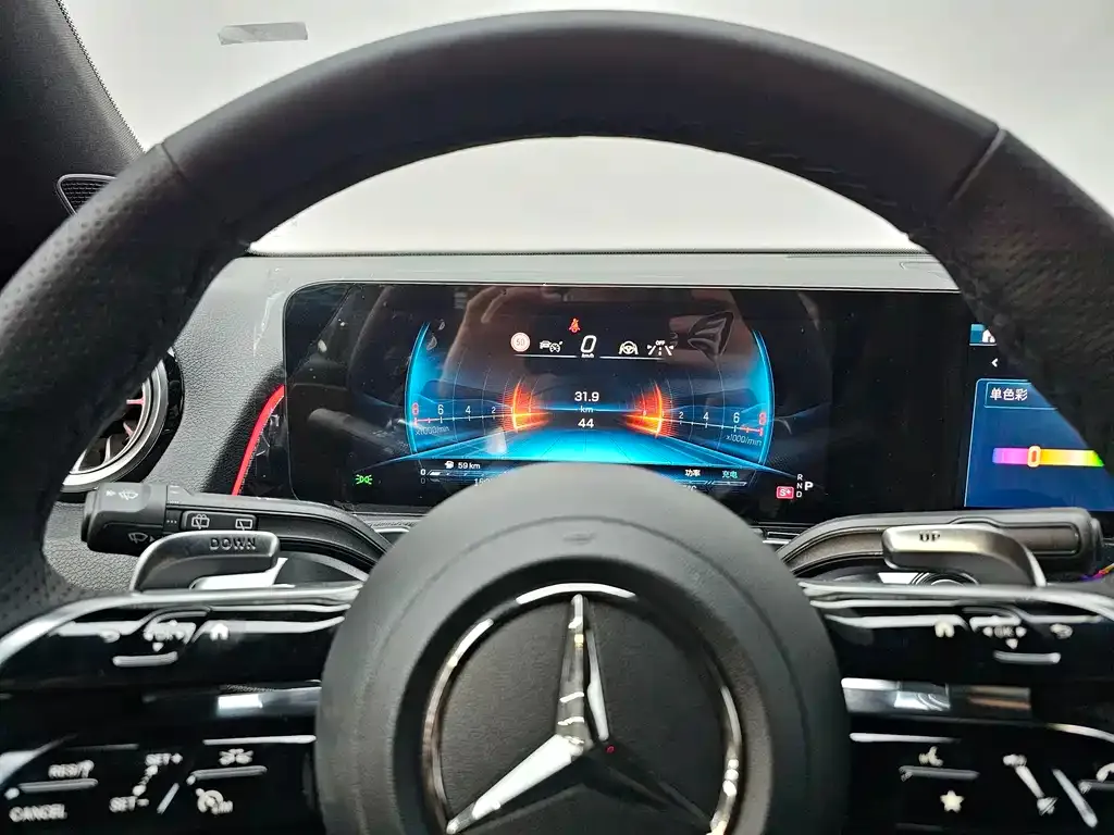 Mercedes-Benz GLB AMG — фото 2
