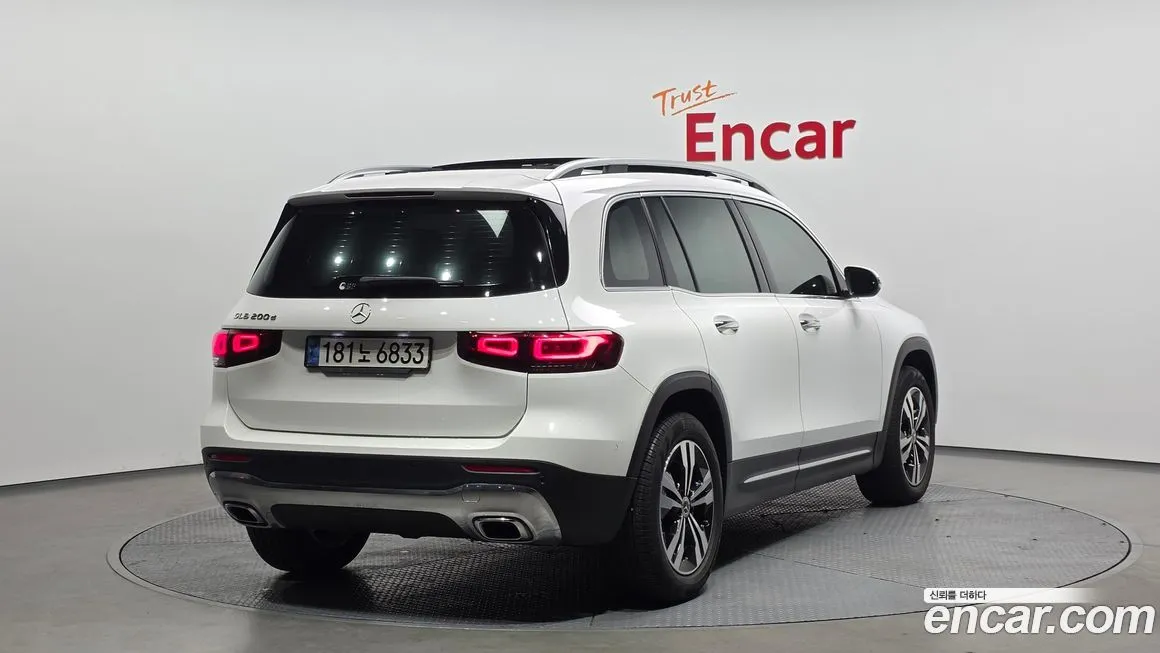 Mercedes-Benz GLB-Class — фото 10