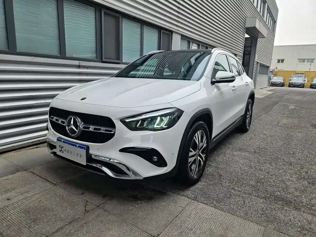 Mercedes-Benz GLA — фото 1