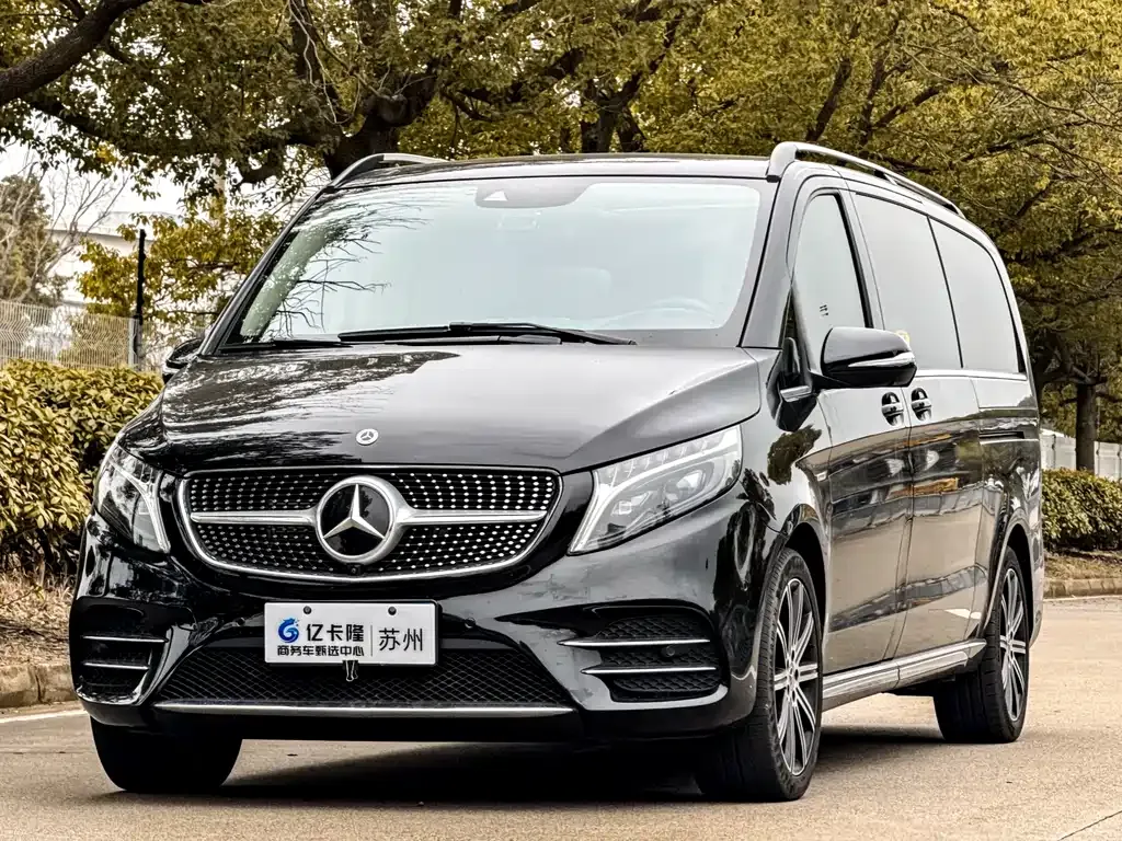 Mercedes-Benz V-Class — фото 1