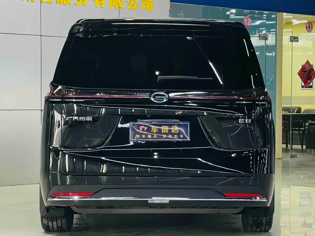 GAC Motor E8 Hybrid — фото 10