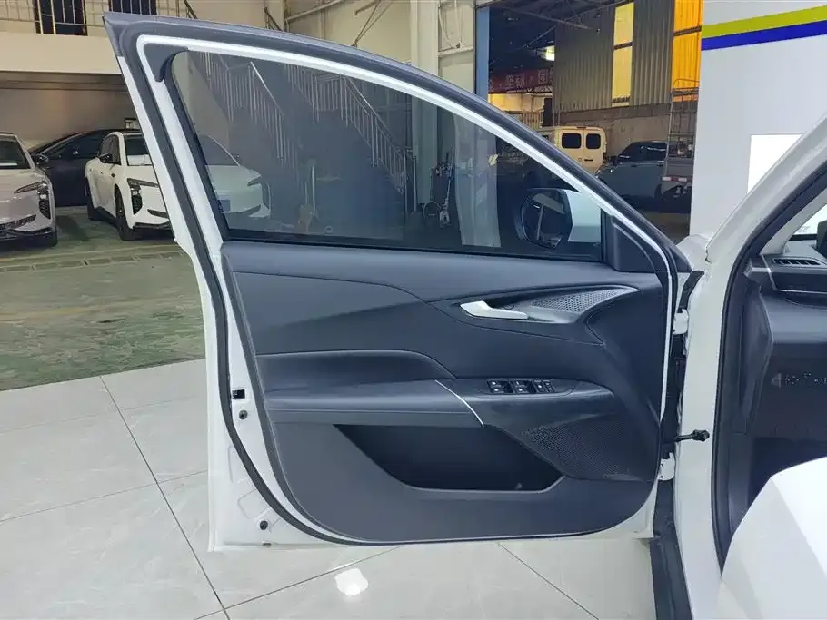 Changan Eado — фото 2