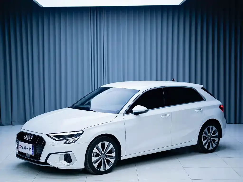 Audi A3 — фото 1