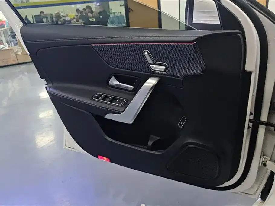 Mercedes-Benz A-Class — фото 10