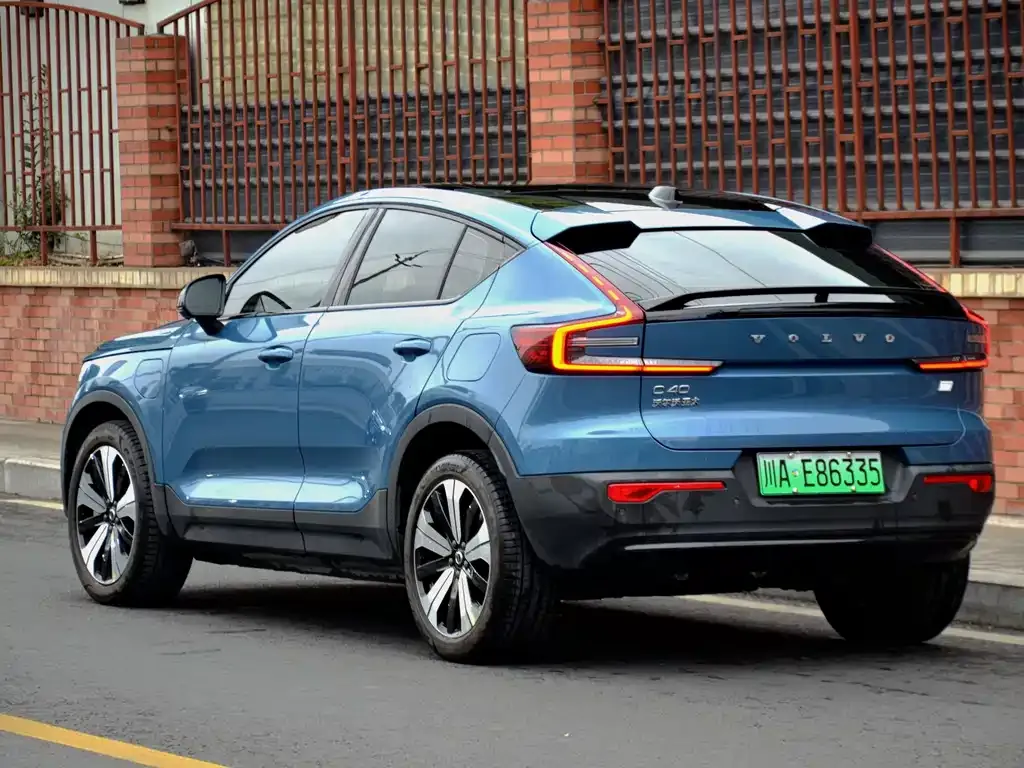 Volvo C40 — фото 10