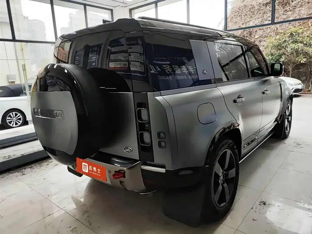 Land Rover Defender — фото 6