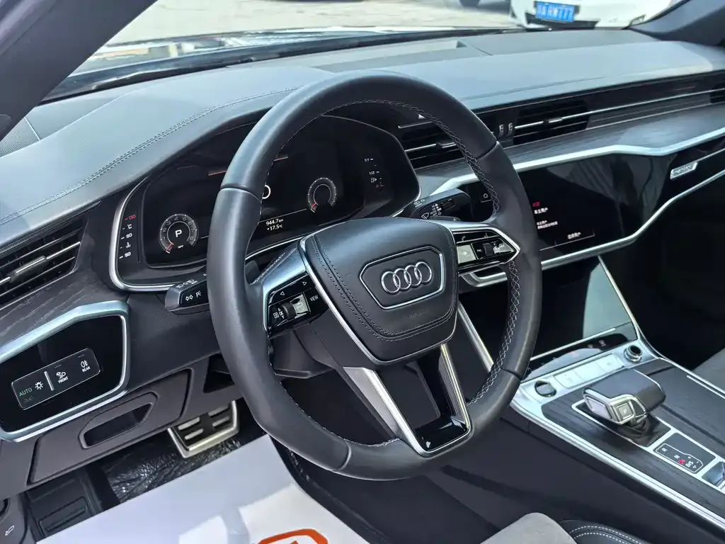 Audi A6L — фото 5