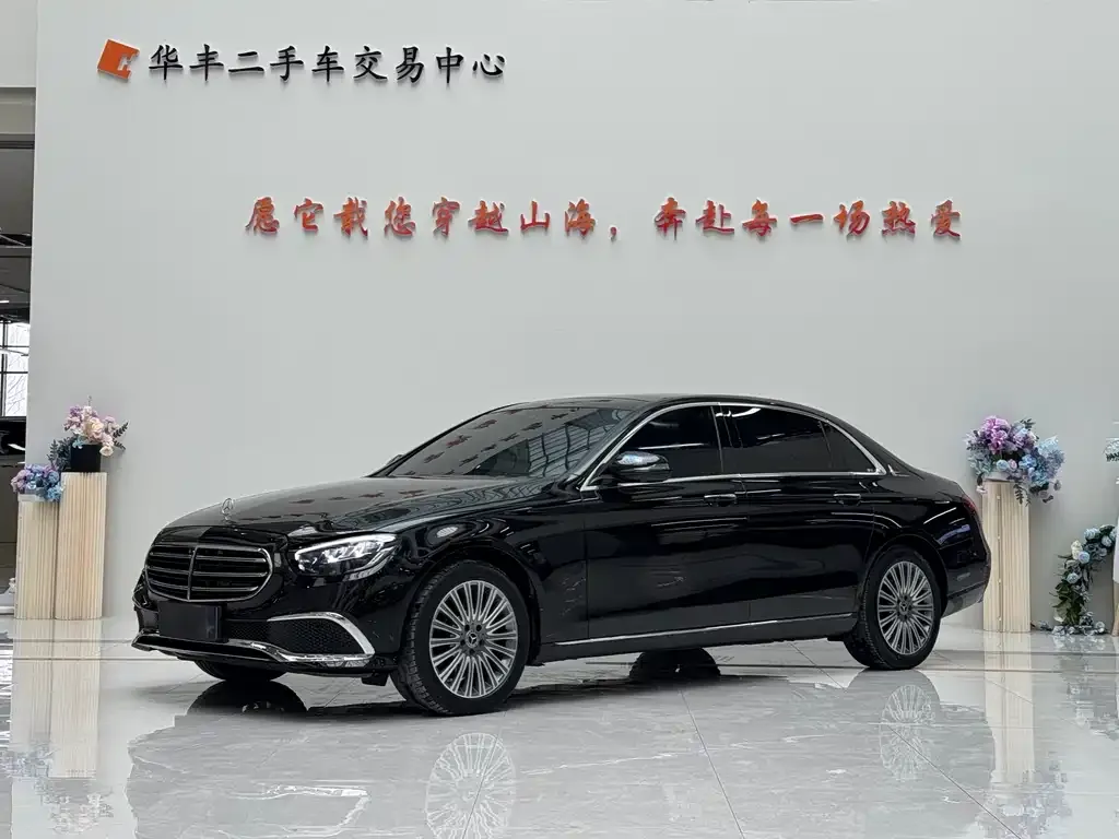 Mercedes-Benz E-Class — фото 1
