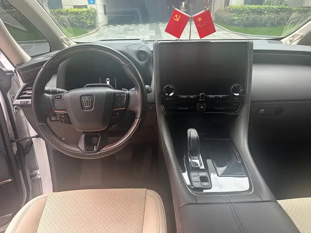 Toyota Vellfire — фото 9