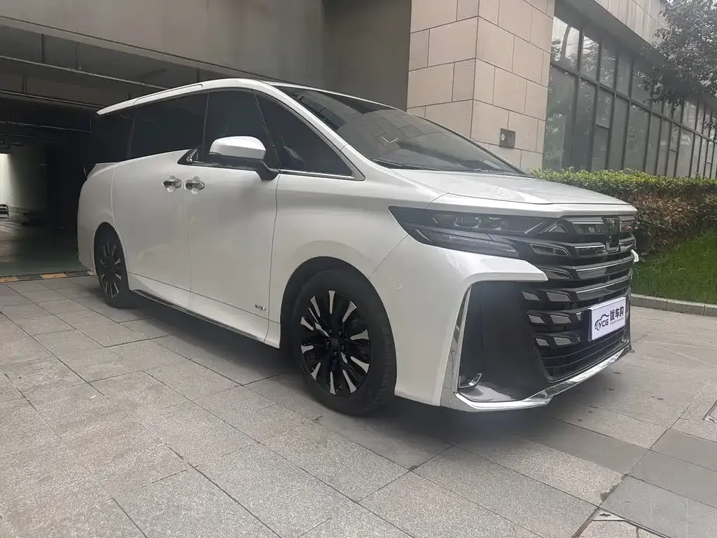 Toyota Vellfire — фото 10