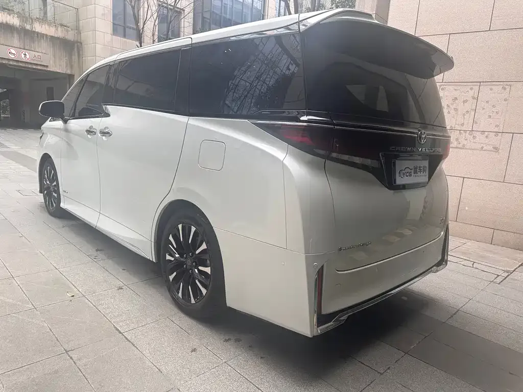 Toyota Vellfire — фото 5