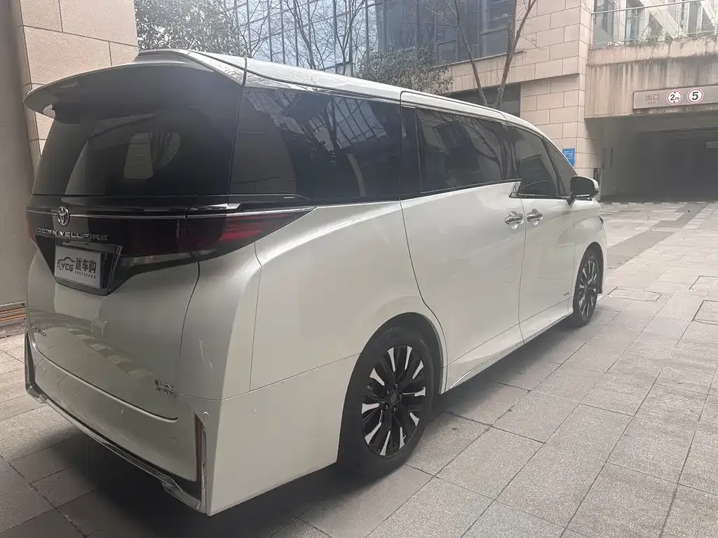 Toyota Vellfire — фото 8