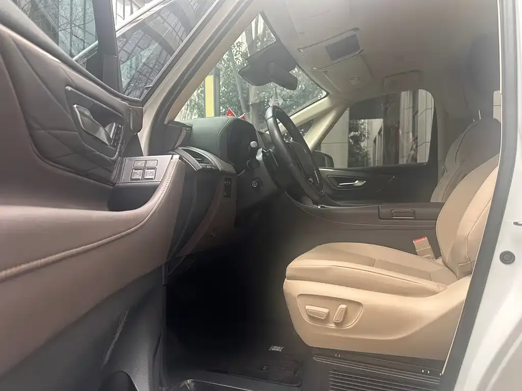 Toyota Vellfire — фото 3