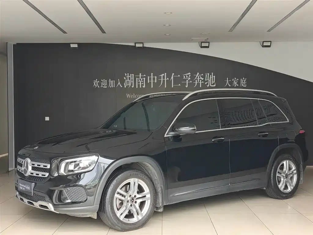 Mercedes-Benz GLB — фото 1