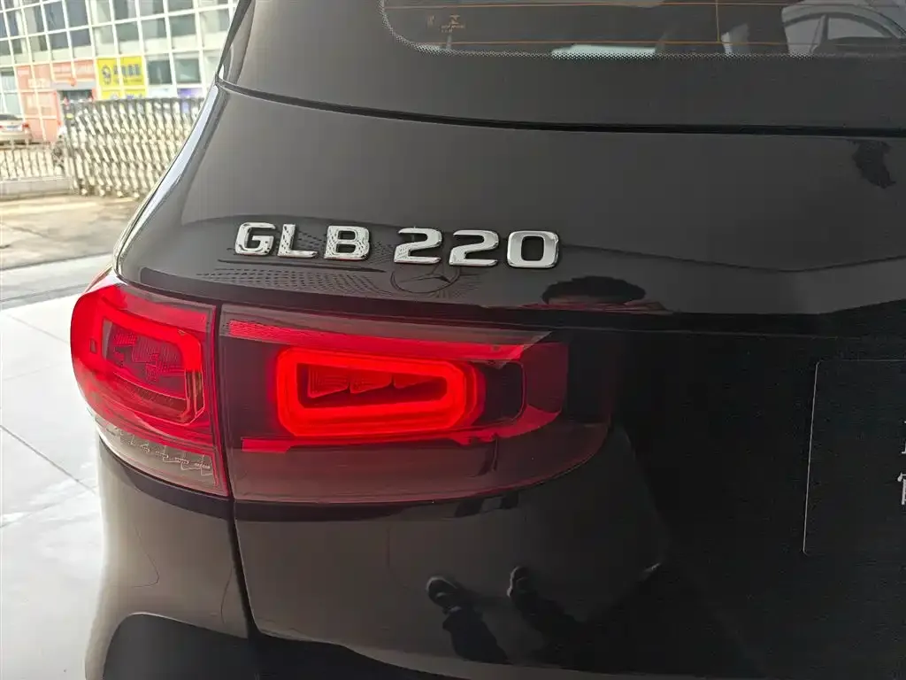 Mercedes-Benz GLB — фото 4