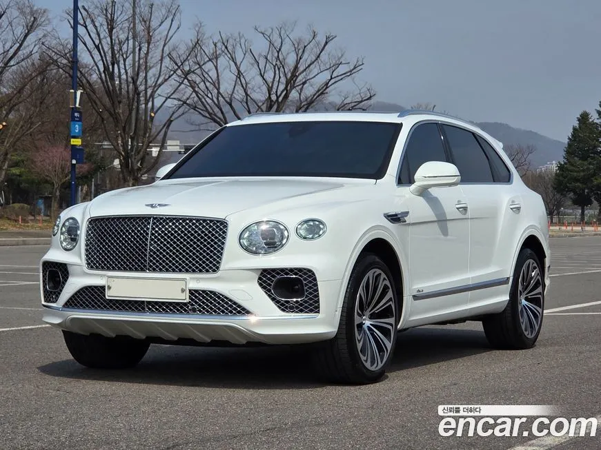 Bentley Bentayga — фото 1