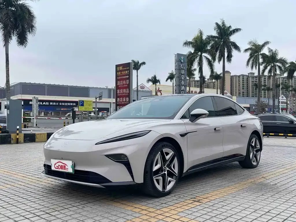Roewe Feifan F7 — фото 1