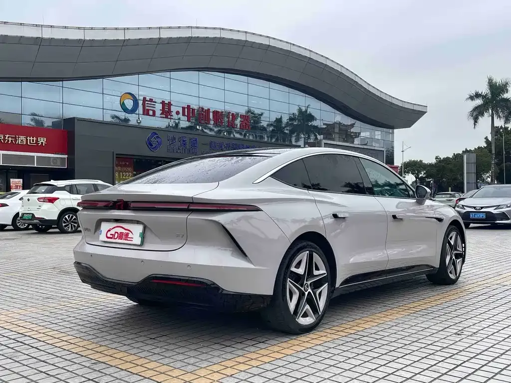 Roewe Feifan F7 — фото 9