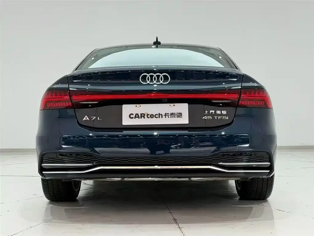 Audi A7L — фото 2