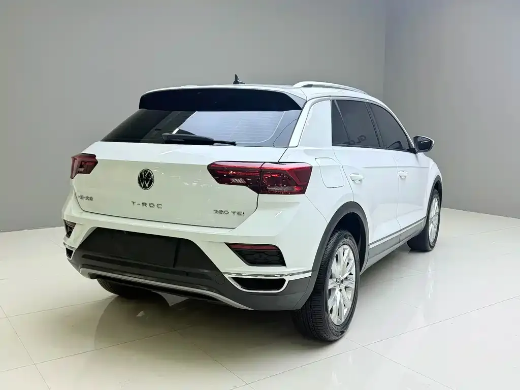 Volkswagen T-Roc — фото 6