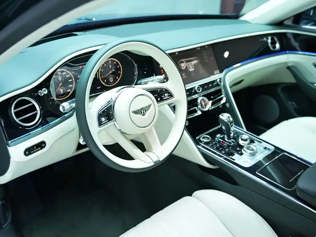Bentley Flying Spur — фото 9