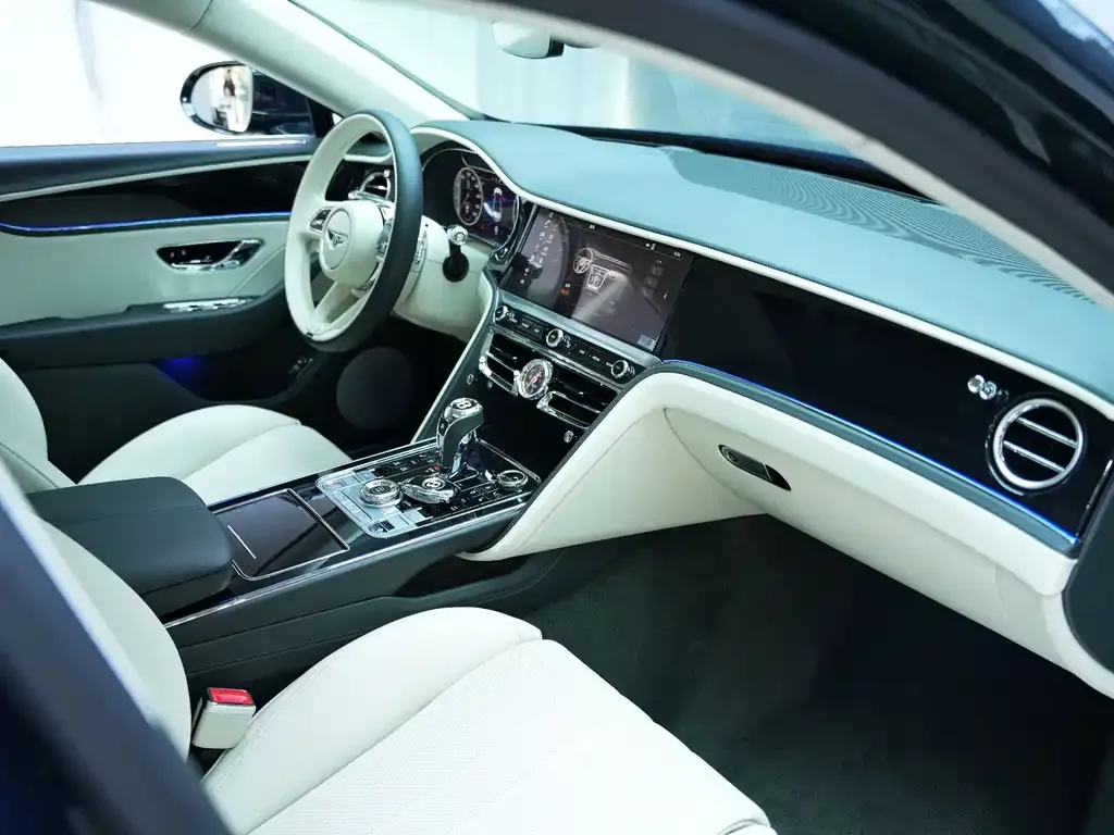Bentley Flying Spur — фото 4