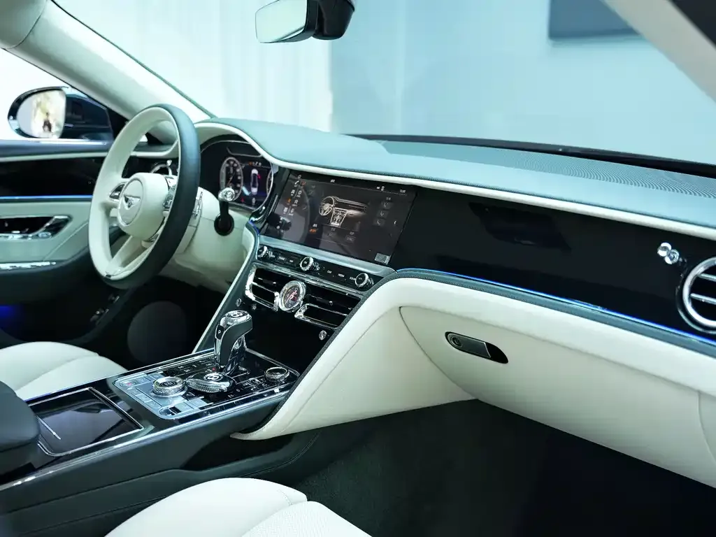 Bentley Flying Spur — фото 5